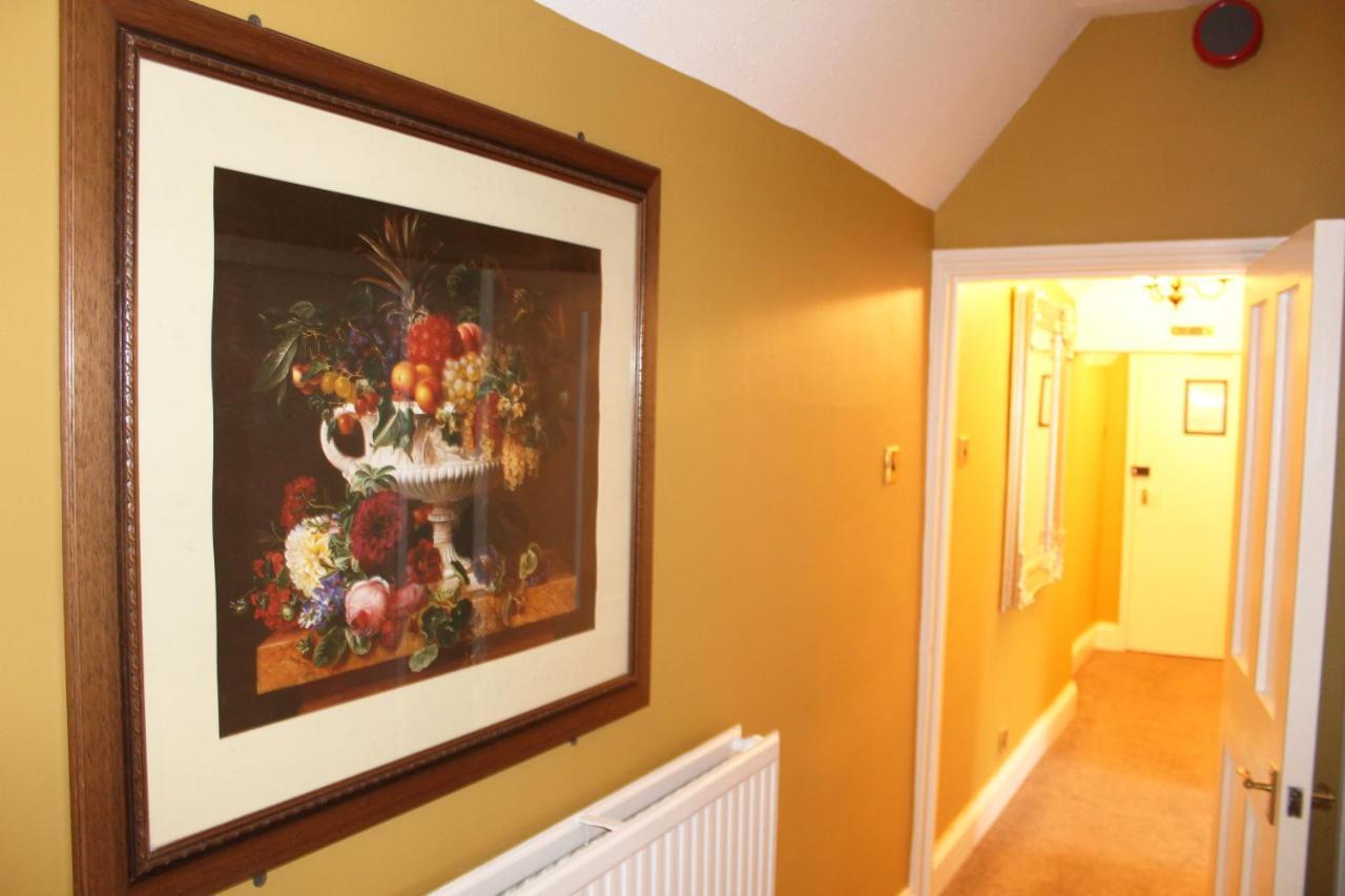 The Lion Hotel Buckden  ภายนอก รูปภาพ