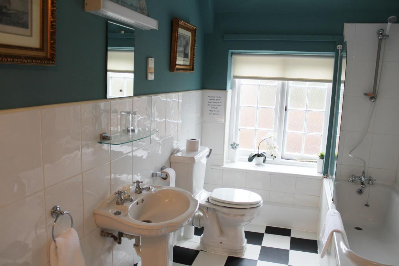 The Lion Hotel Buckden  ภายนอก รูปภาพ