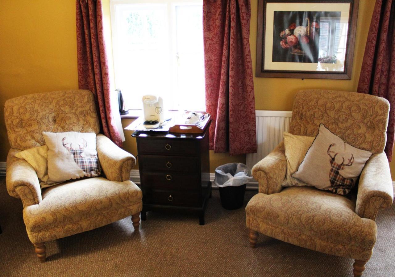The Lion Hotel Buckden  ภายนอก รูปภาพ