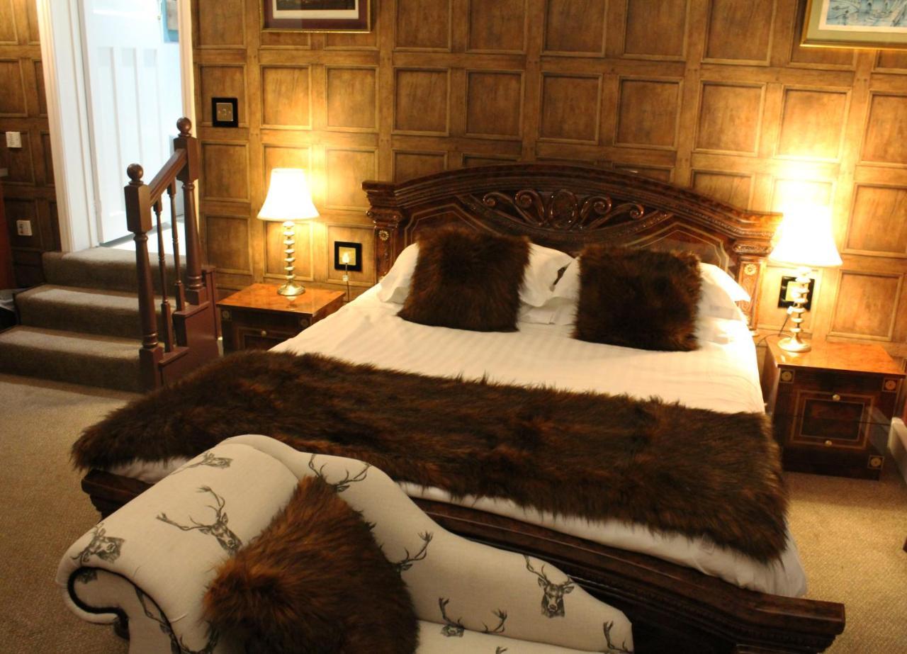 The Lion Hotel Buckden  ภายนอก รูปภาพ